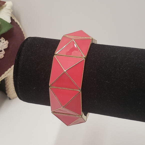 Vintage Jewelry - Vintage Hot Pink & Gold 3D Pyramid Stretch Bracelet Retro Statement Bracelet